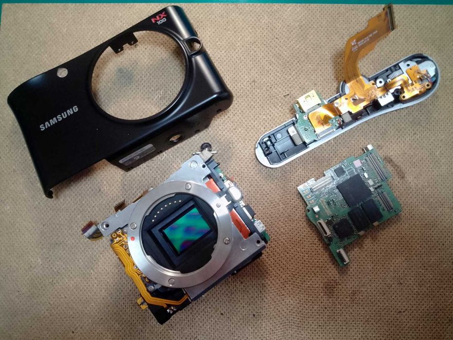 SAMSUNG NX 100 /// Viele części do Samsungów