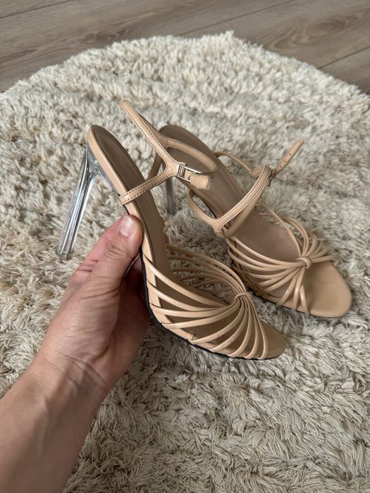 Босоніжки Zara 38р бу в ідеальному стані