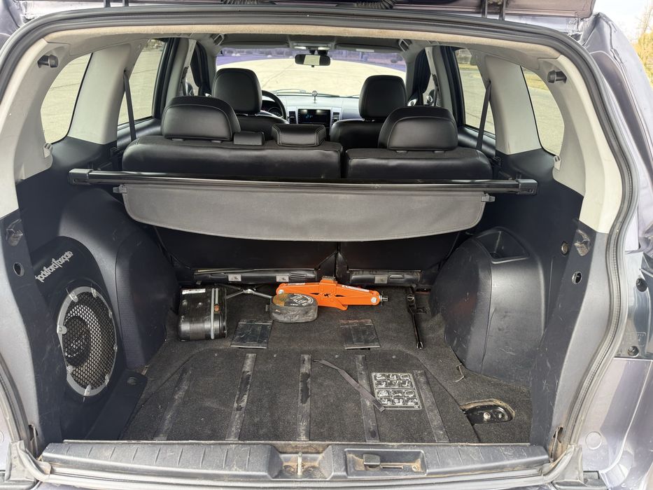 Мицубиси Аутлендер Mitsubishi Outlander XL 2,0 TDI