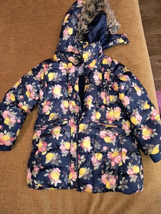 Курточка, зимова для дівчинки 4-5 років