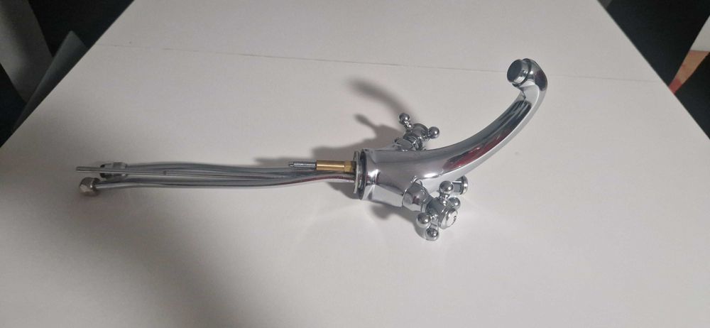 Bateria umywalkowa stojąca Retro