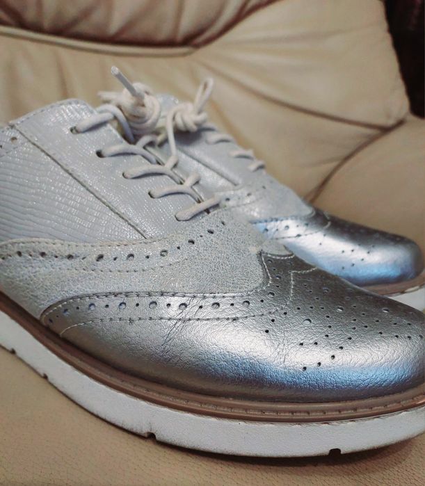 REDZ Mokasyny szaro-srebrne w roz 40.