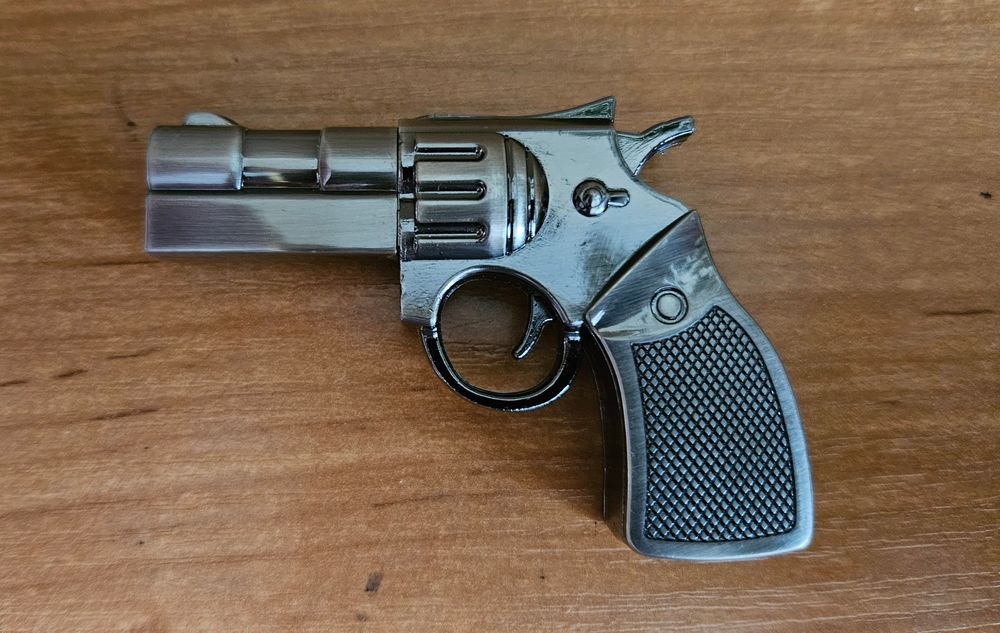 Pendrive pistolet rewolwer