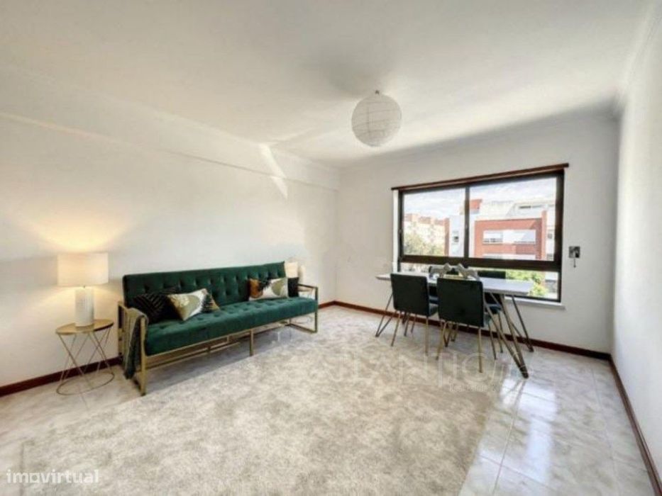 Apartamento T3 para arrendar em Alfragide