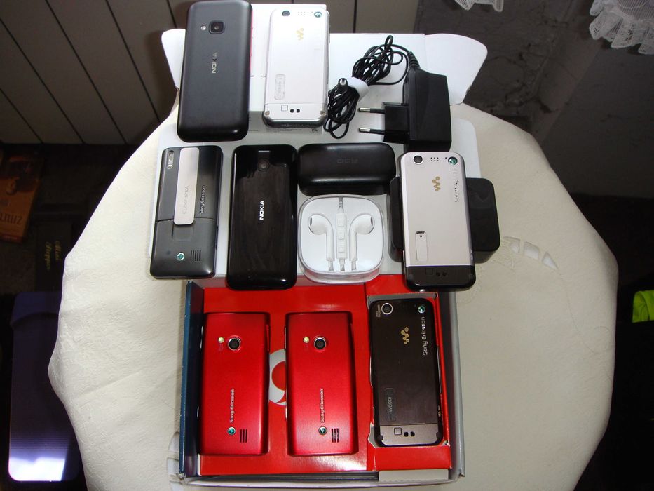Paczka  Telefonów  ,,, Nokia / Dual  i  Sony - Eriksony