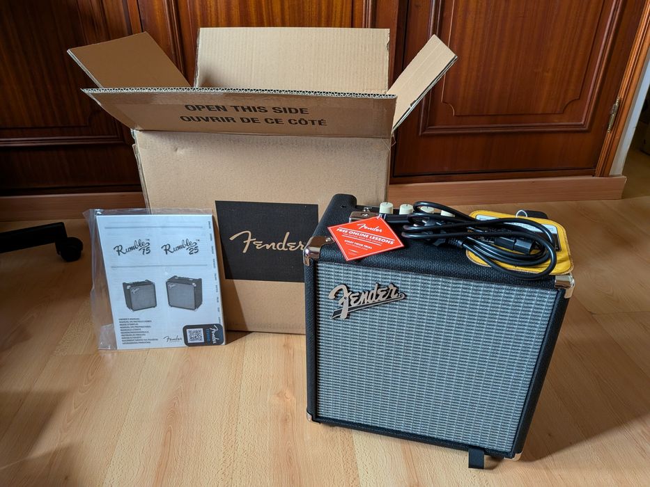 Fender Rumble 15 combo para baixo elétrico