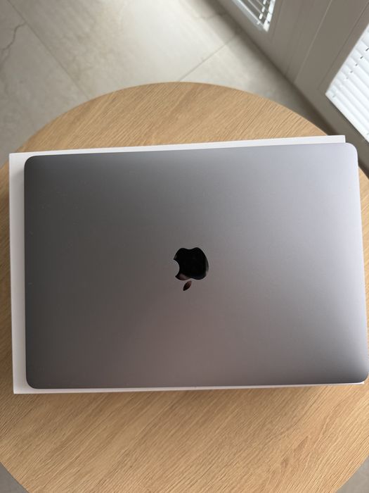 MacBook Air (M1)