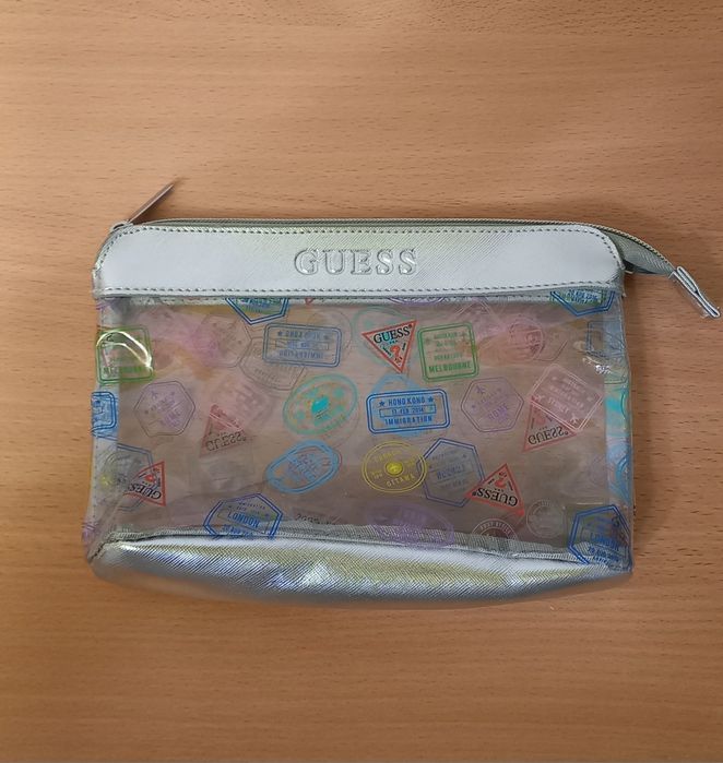 Косметичка GUESS