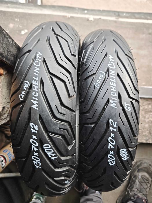 Мотошина на скутер 120 130 / 70 80 R12