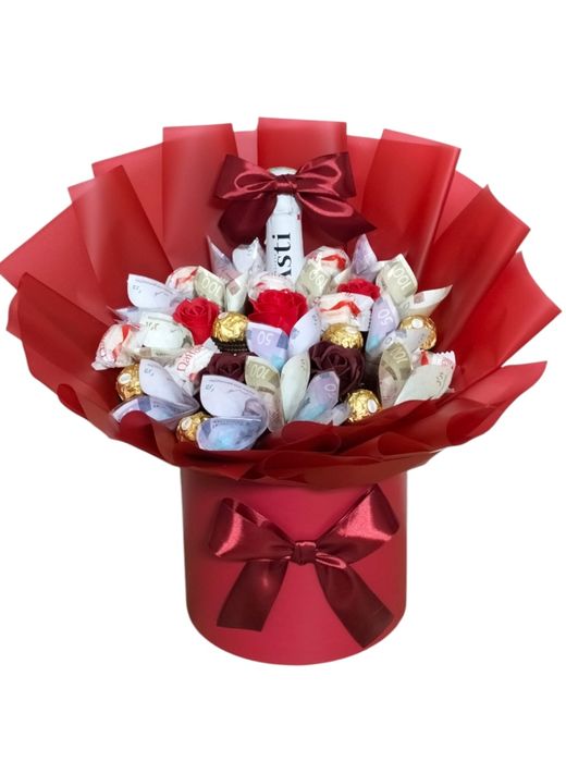 Їстівні букети, подарунки, пін'яти, великодній декор