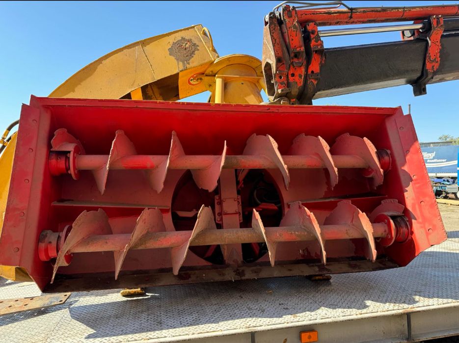 Снегоуборочная машина фрс 200