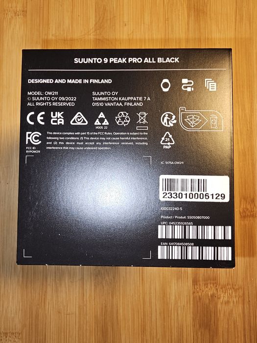 Dwa zegarki Sunto Vertical Black , Sunto 9 Peak Pro Black .