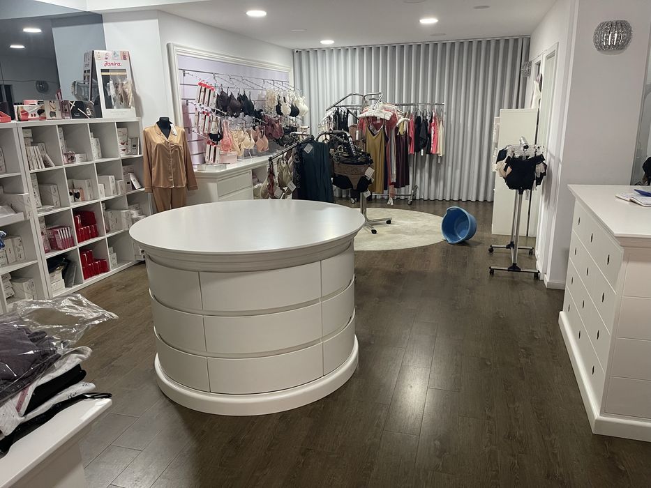 Movel de centro de loja