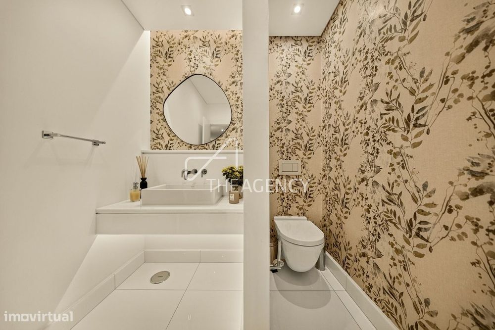 T3 Duplex na Quinta da Marinha: A Definição de Luxo e Exclusividade em
