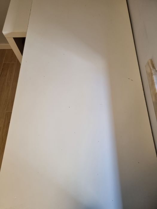 Secretária Malm com painel extraível