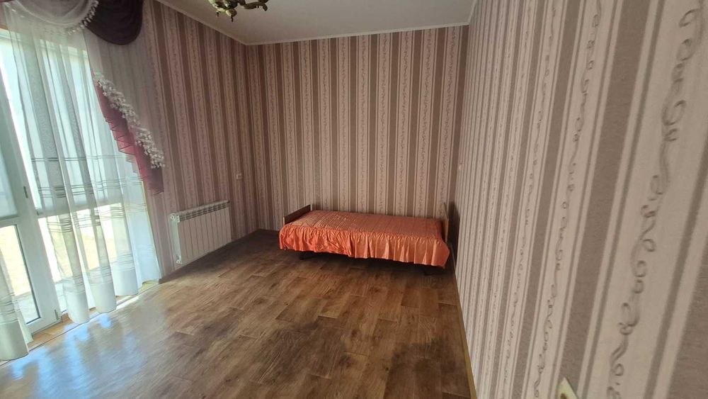 Таунхаус на три кімнати в центрі Олександрівки,Чорноморськ