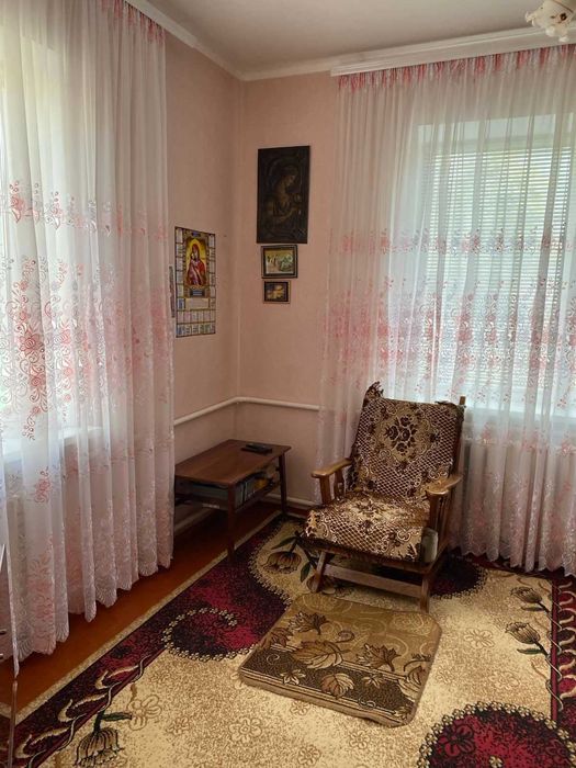 (3) Продам гарний добротний будинок в м. Немирів 0925