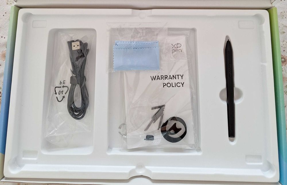 Mesa Digitalizadora XP Pen Artist 13 (Segunda Geração) + Acessórios