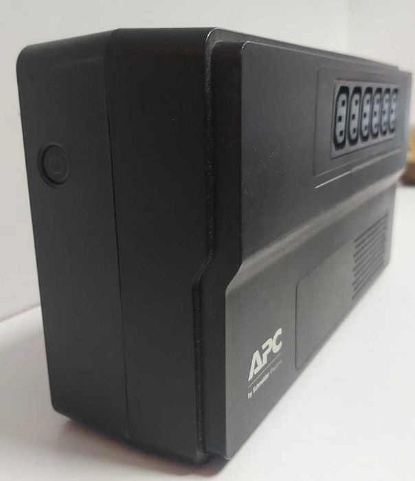 ДБЖ APC Easy UPS 1000VA Schuko Б/В 600Вт 1х12Вт з робочим АКБ