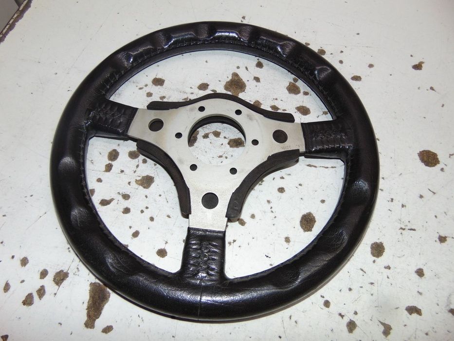 Volante desportivo raid