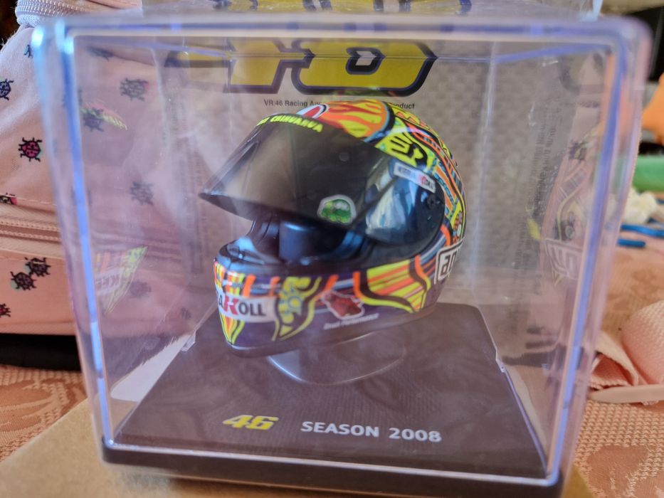Capacetes escala 1:5 Valentino Rossi