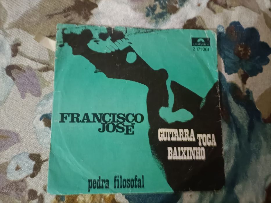 Quatro discos de vinil de música Portuguesa