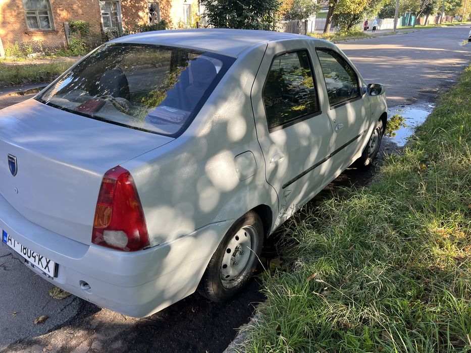 Dacia Logan 2006 року