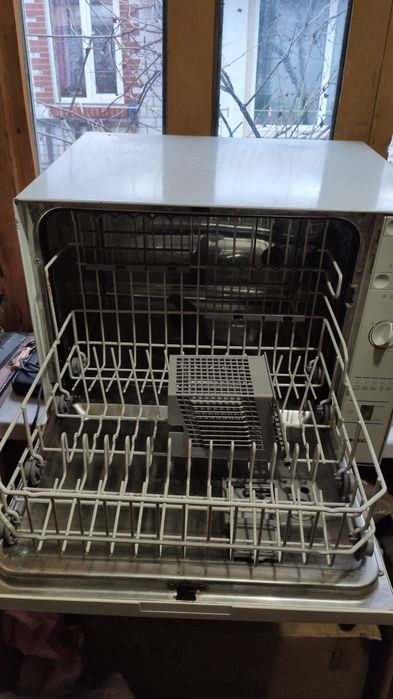 Посудомиєчна машинка BOSCH