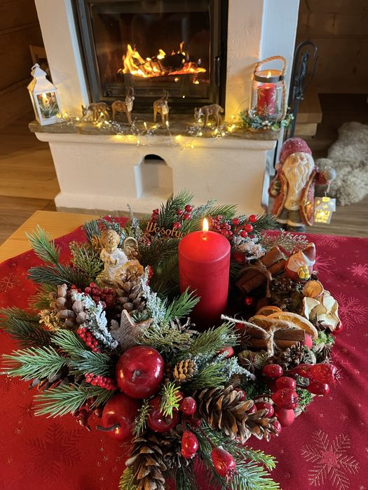 Drewniany domek w górach, Święta Bożego Narodzenia, sauna jacuzzi