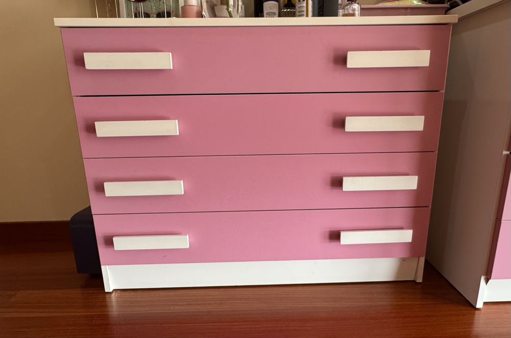 Conjunto de moveis para quarto de menina