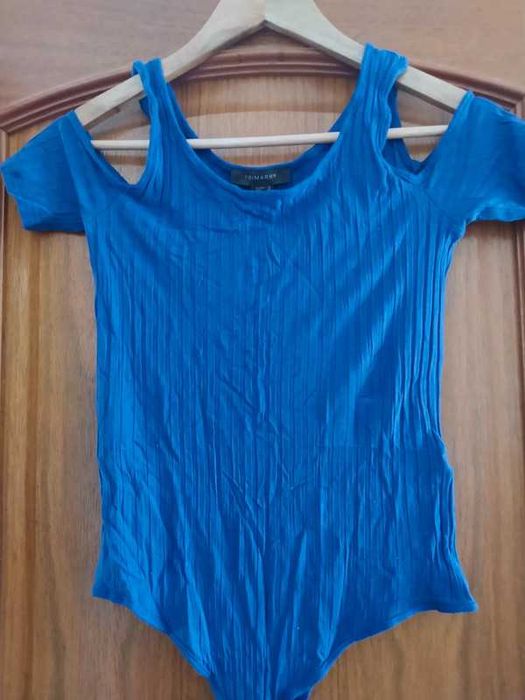 vários tops de marca 2