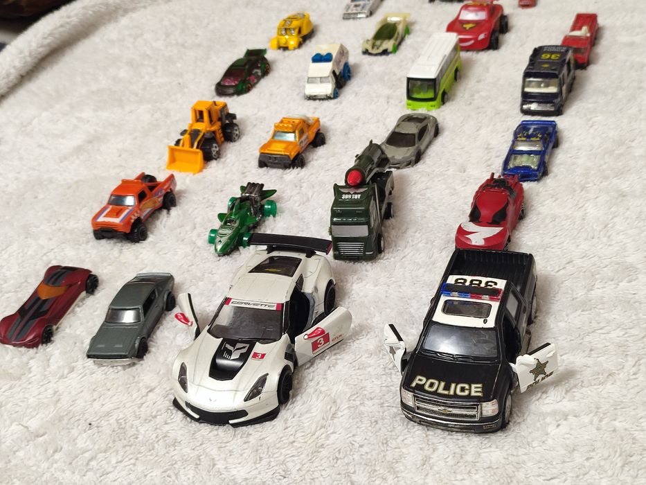 Машинки Hot wheels хот вілс і не тільки