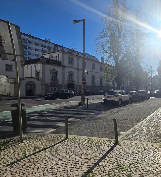 Arrendo café snack bar totalmente equipado no Lumiar - Oportunidade