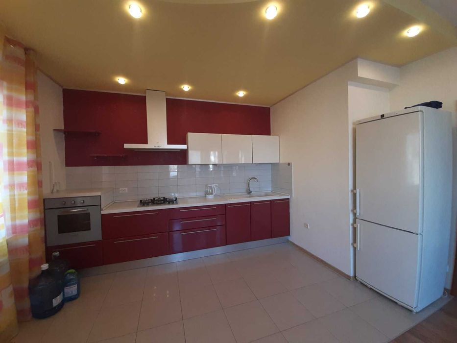 Киев. Дома 300 кв. Сауна. Джакузи. До 15 человек.