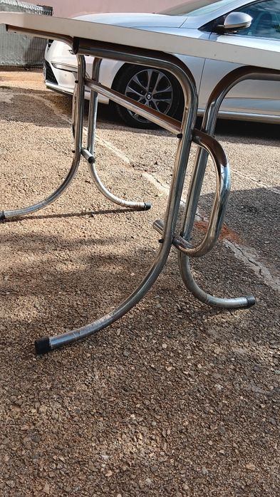 Used white table64739227334657120