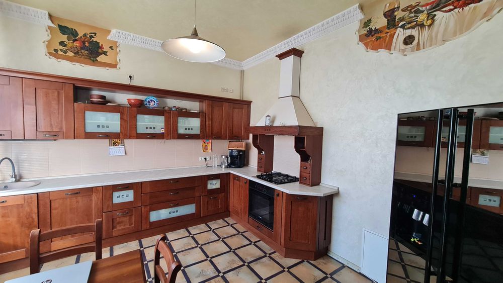 Будинок у Львові р-н вул. Стрийської Преміум Класу для Представництва