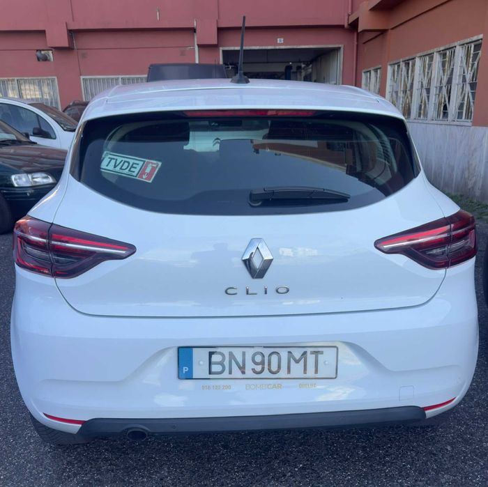 Aluguer Viatura TVDE Renault Clio