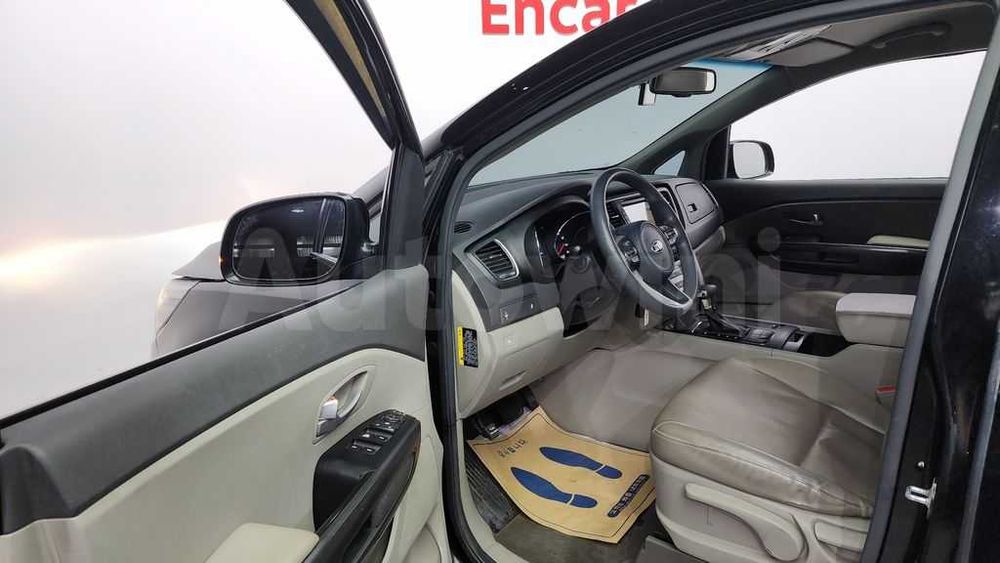 Дизельна Kia Carnival / 2018року