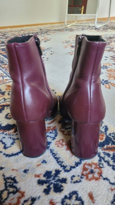 Burgundowe botki Lasocki