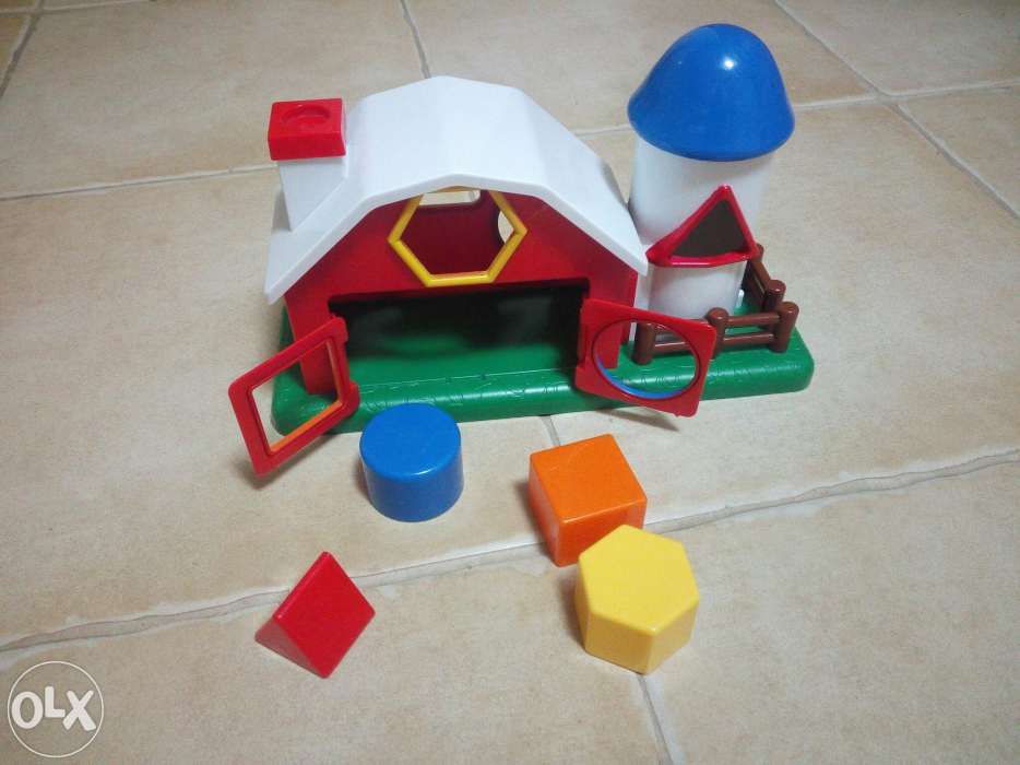 Quinta com peças de encaixe