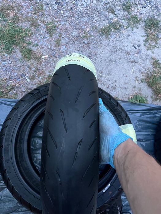 Мотошини Мото гума Bridgestone Battlax HyperSport 120/70 R17