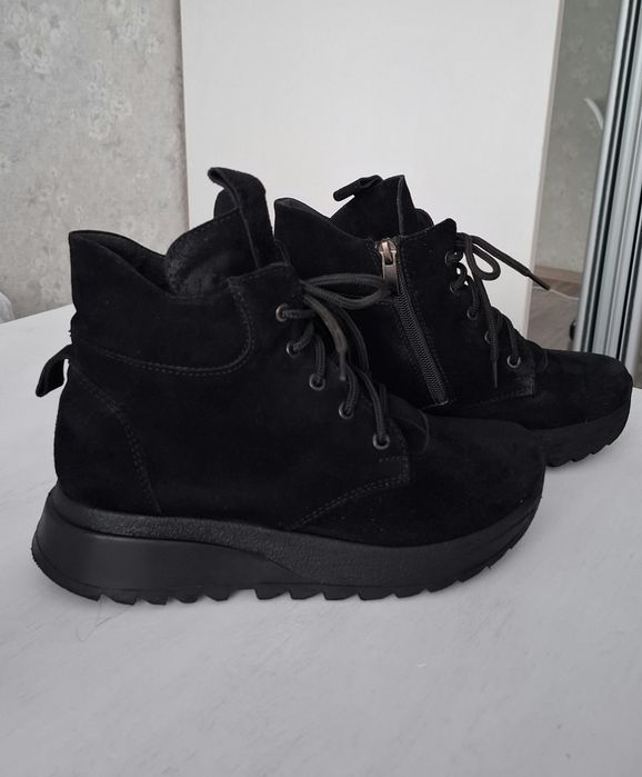 Замшеві черевики