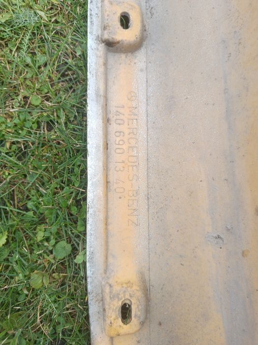 Накладки на пороги мерседес 140