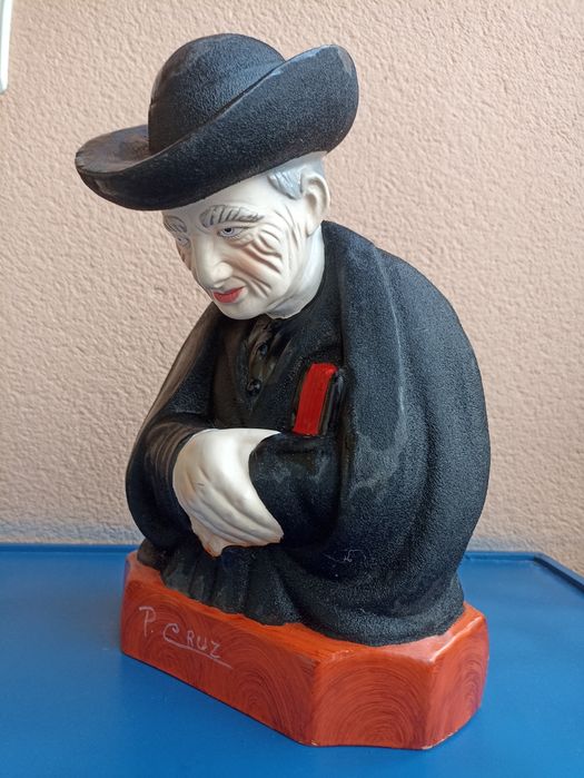 Estatueta busto do Padre Cruz