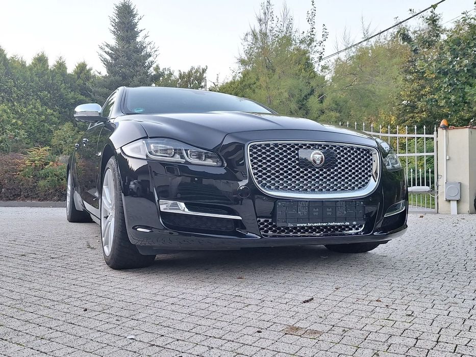 Jaguar XJ