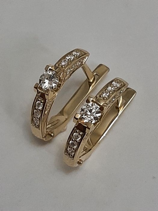 Золотые серьги с бриллиантами. 0.52 карат.