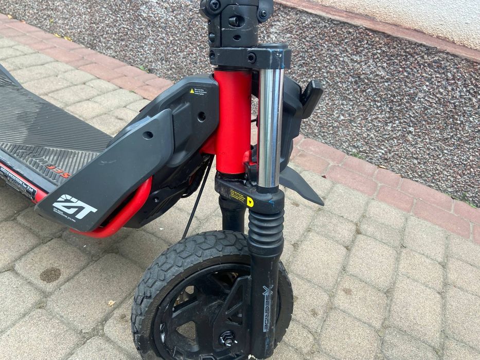 Електросамокат Segway Ninebot ZT3 Pro E