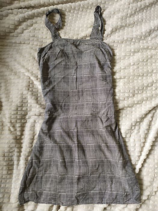 Elegancka sukienka w pepitke