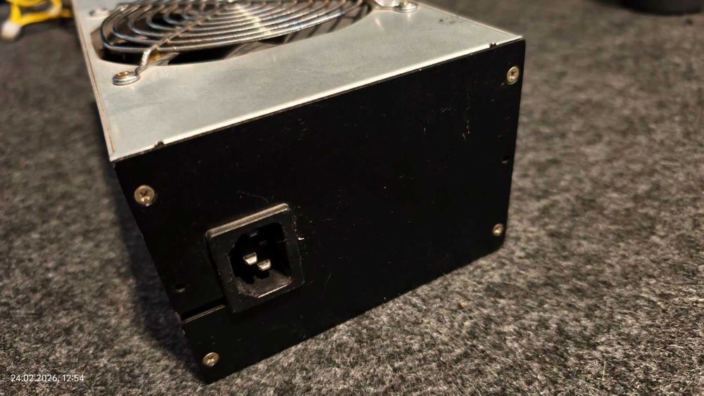 Zasilacz koparka ASIC Bitmain Antminer 2600W 12V