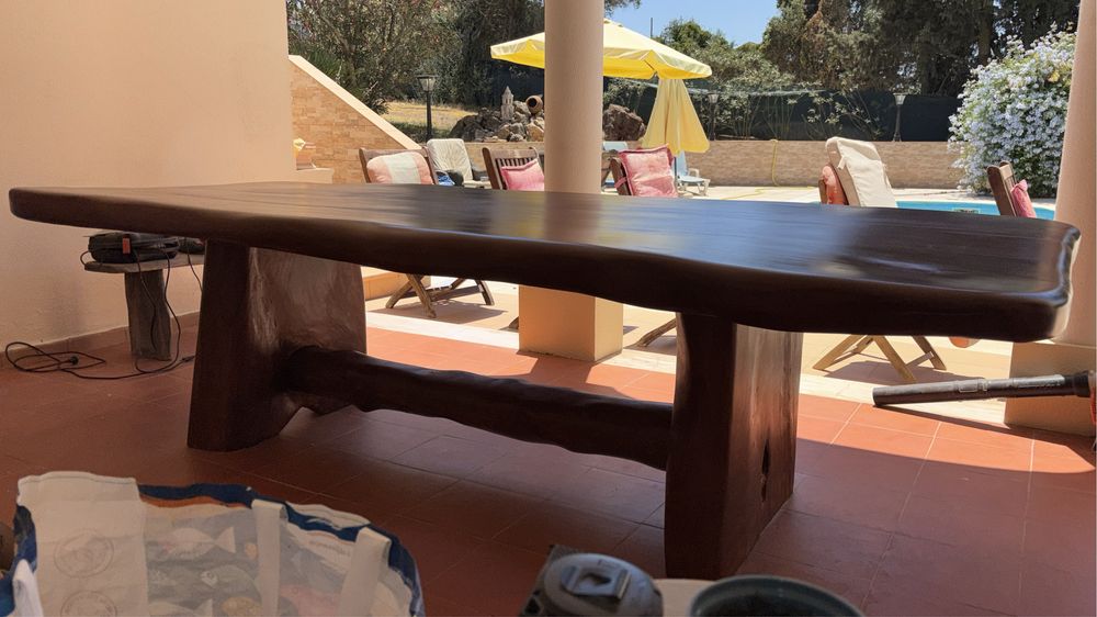 Vendo mesa rústica em madeira maciça original do Brasil